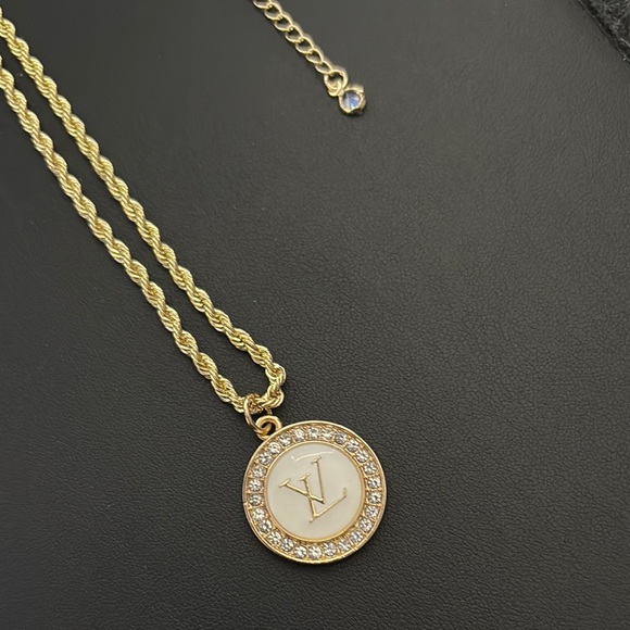 Louis Vuitton Gold Pendant Necklace with unbranded chain - Picture 2 of 5